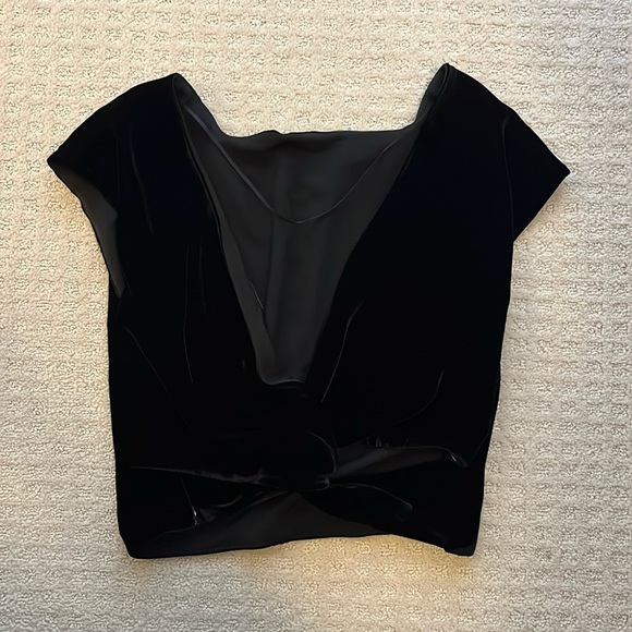 Black velvet Kendall + Kylie twist back crop - medium - Picture 3 of 7